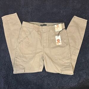 NWT SINCERELY JULES Olive Green Cargo Skinny Ankle Pull On Pants/Jeans Size M